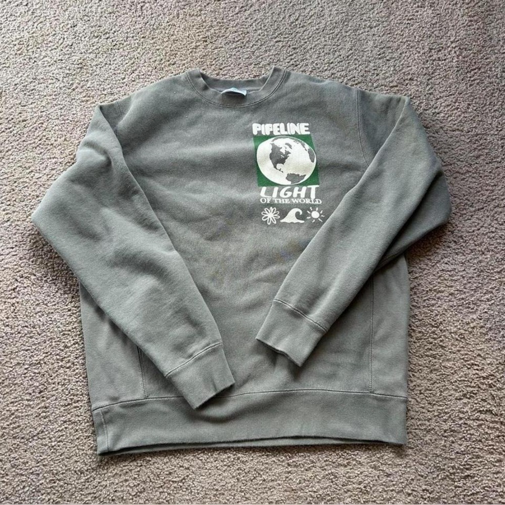Heavy green and white Pipeline Light of the World crewneck sweatshirt